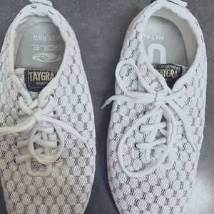 Taygra Corrida size 9 sneakers